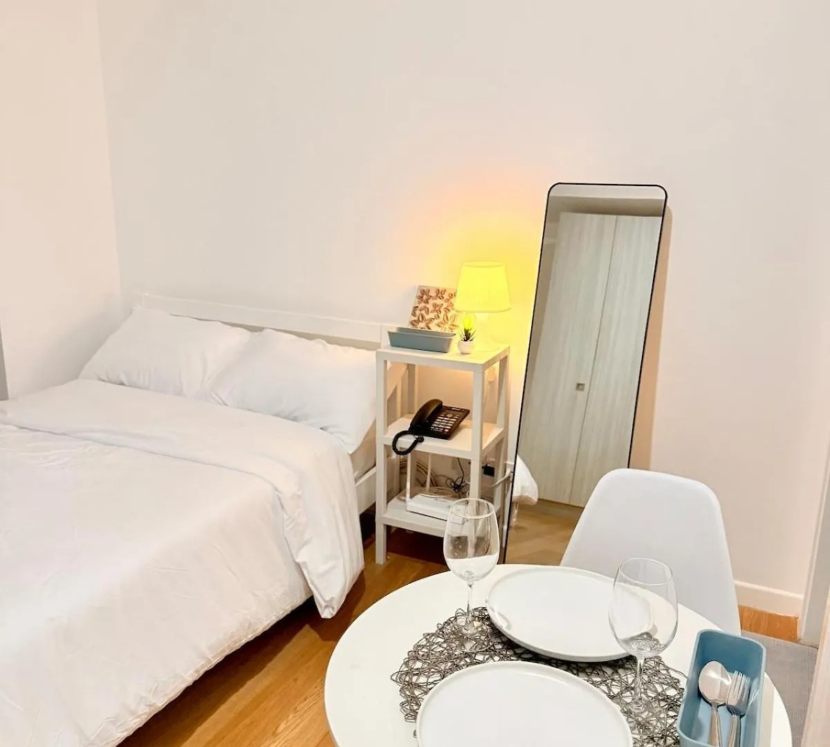 Studio Unit Staycation Near Rockwell Mandaluyong Free Pool Access Manila 0*,