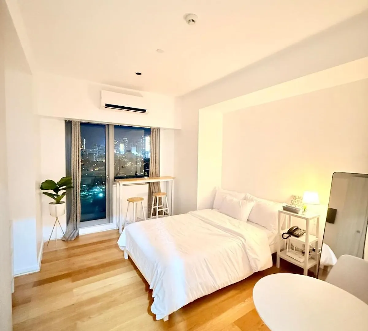 Apartment Studio Unit Staycation Near Rockwell Mandaluyong Free Pool Access Manila Philippines